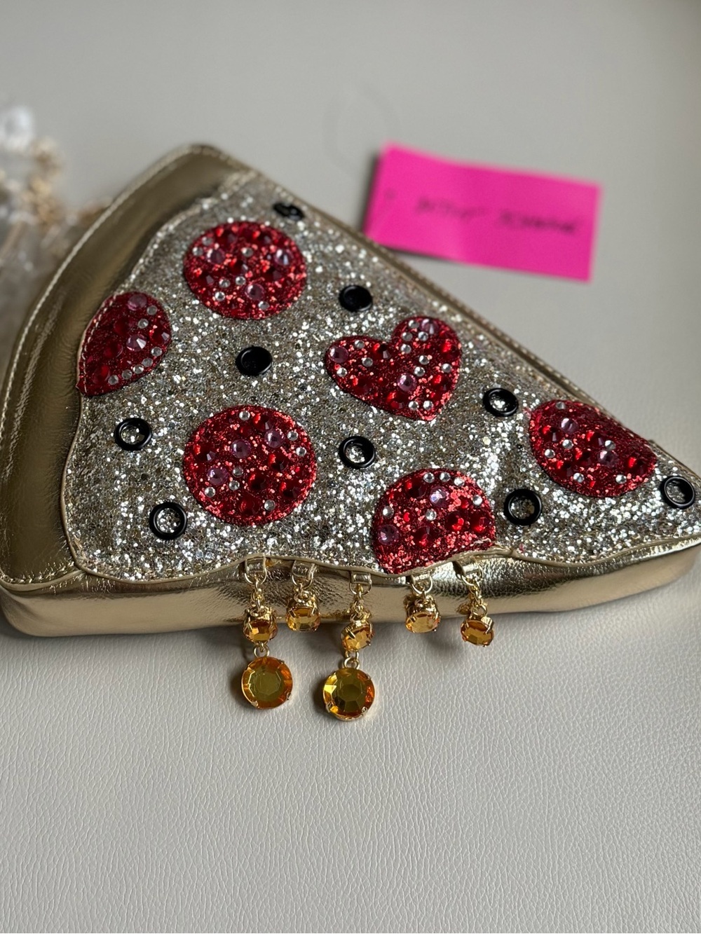 🍕1st Edt. Betsey Johnson Kitsch Pizza bag w hanging cheese & Parmesan zip tab - Picture 7 of 10
